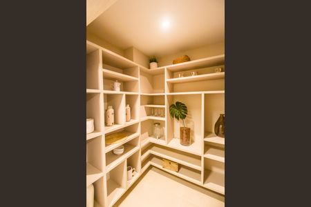 Apartamento à venda com 338m², 4 quartos e 4 vagasDespensa