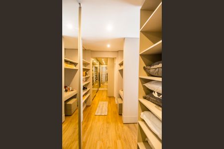 Apartamento à venda com 338m², 4 quartos e 4 vagasCloset da suíte 1