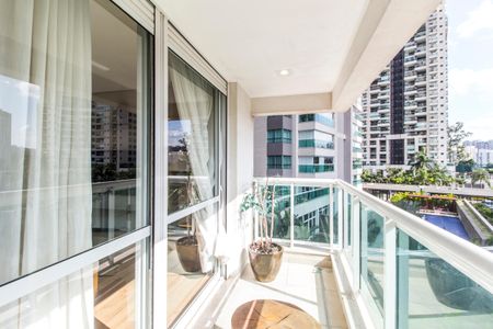 Apartamento à venda com 338m², 4 quartos e 4 vagasVaranda