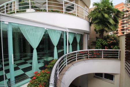 Casa à venda com 790m², 4 quartos e 8 vagasÁrea Comum