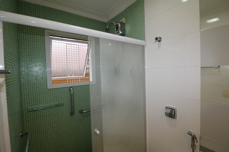 Casa à venda com 790m², 4 quartos e 8 vagasBanheiro Suíte 1