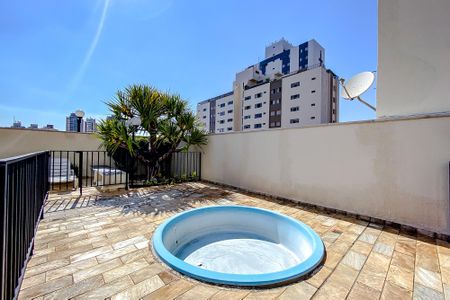 Apartamento à venda com 60m², 2 quartos e 2 vagasÁrea comum - Piscina