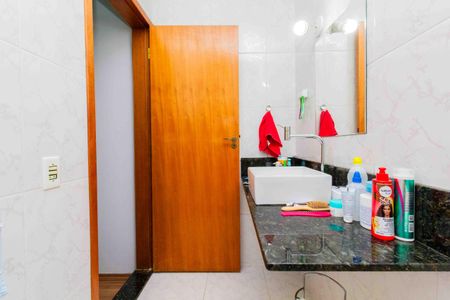 Casa à venda com 270m², 3 quartos e 6 vagasBanheiro da Suíte 2