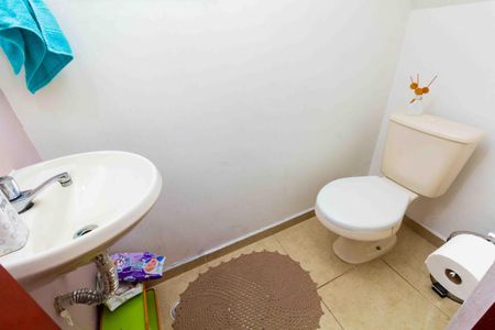 Casa à venda com 270m², 3 quartos e 6 vagasBanheiro 1