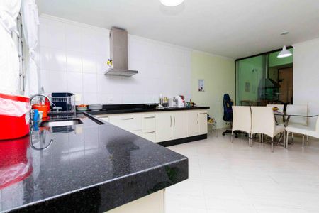 Casa à venda com 270m², 3 quartos e 6 vagasCozinha