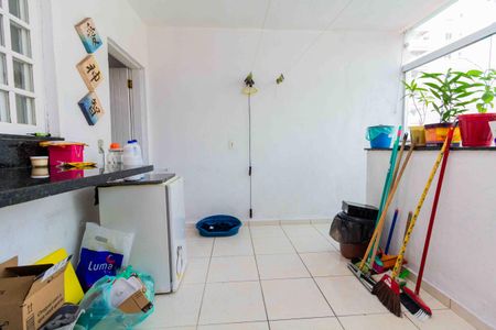 Casa à venda com 270m², 3 quartos e 6 vagasÁrea de Serviço