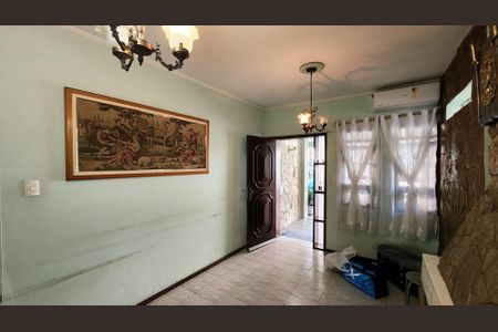 Casa à venda com 224m², 5 quartos e 2 vagasSala