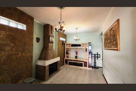 Casa à venda com 224m², 5 quartos e 2 vagasSala