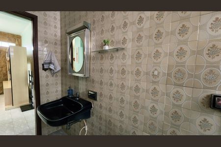 Casa à venda com 224m², 5 quartos e 2 vagasBanheiro 2