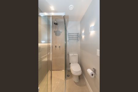 Apartamento à venda com 197m², 3 quartos e 3 vagas Apartamento à venda com 197m², 3 quartos e 3 vagasBanheiro da Suíte 2