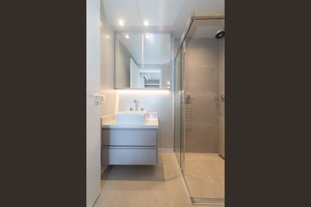 Apartamento à venda com 197m², 3 quartos e 3 vagas Apartamento à venda com 197m², 3 quartos e 3 vagasBanheiro da Suíte 2