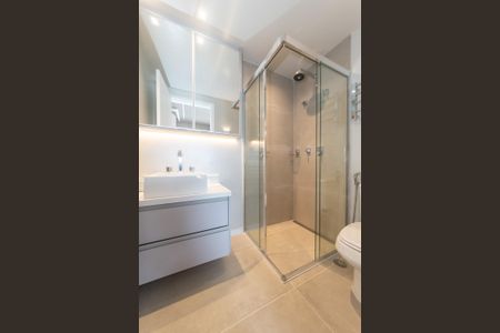 Apartamento à venda com 197m², 3 quartos e 3 vagas Apartamento à venda com 197m², 3 quartos e 3 vagasBanheiro da Suíte 2