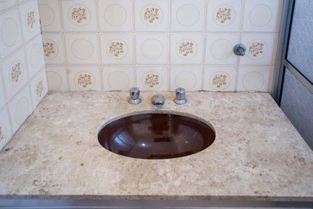 Casa à venda com 325m², 3 quartos e 3 vagasQuarto 3 banheiro