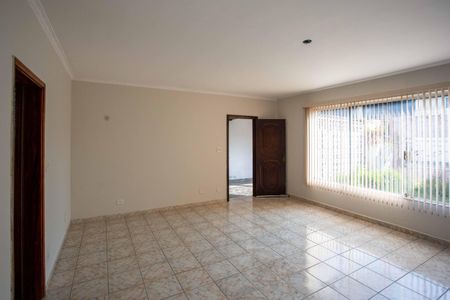 Casa à venda com 325m², 3 quartos e 3 vagasSala