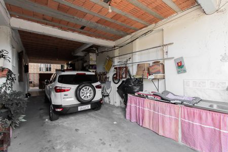 Casa à venda com 250m², 2 quartos e 5 vagas Casa à venda com 250m², 2 quartos e 5 vagasGaragem