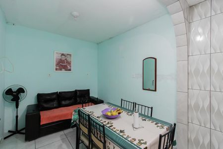 Casa à venda com 250m², 2 quartos e 5 vagas Casa à venda com 250m², 2 quartos e 5 vagasCozinha