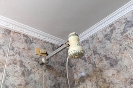 Casa à venda com 550m², 4 quartos e 4 vagas Casa à venda com 550m², 4 quartos e 4 vagasChuveiro