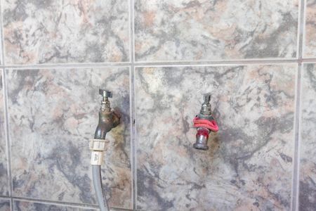 Casa à venda com 550m², 4 quartos e 4 vagas Casa à venda com 550m², 4 quartos e 4 vagasLavanderia (Torneira)