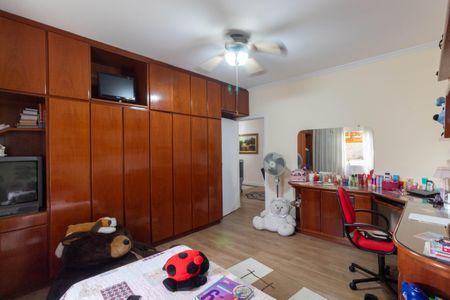 Casa à venda com 550m², 4 quartos e 4 vagas Casa à venda com 550m², 4 quartos e 4 vagasQuarto 2