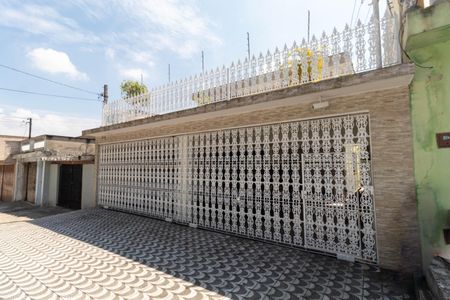 Casa à venda com 550m², 4 quartos e 4 vagas Casa à venda com 550m², 4 quartos e 4 vagasFachada
