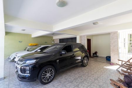 Casa à venda com 550m², 4 quartos e 4 vagas Casa à venda com 550m², 4 quartos e 4 vagasGaragem