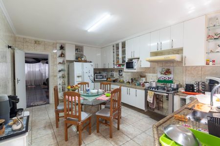 Casa à venda com 550m², 4 quartos e 4 vagas Casa à venda com 550m², 4 quartos e 4 vagasCozinha