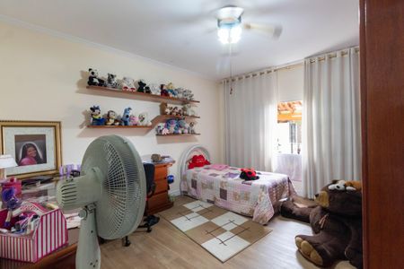 Casa à venda com 550m², 4 quartos e 4 vagas Casa à venda com 550m², 4 quartos e 4 vagasQuarto 2