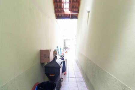 Casa à venda com 550m², 4 quartos e 4 vagas Casa à venda com 550m², 4 quartos e 4 vagasCorredor