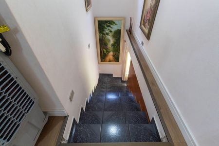 Casa à venda com 550m², 4 quartos e 4 vagas Casa à venda com 550m², 4 quartos e 4 vagasEscada