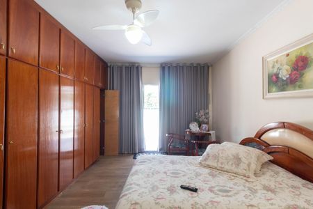 Casa à venda com 550m², 4 quartos e 4 vagas Casa à venda com 550m², 4 quartos e 4 vagasQuarto Suíte