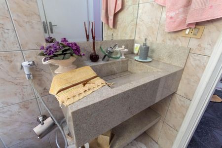 Casa à venda com 550m², 4 quartos e 4 vagas Casa à venda com 550m², 4 quartos e 4 vagasLavabo