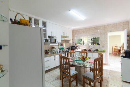 Casa à venda com 550m², 4 quartos e 4 vagas Casa à venda com 550m², 4 quartos e 4 vagasCozinha