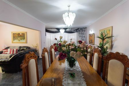 Casa à venda com 550m², 4 quartos e 4 vagas Casa à venda com 550m², 4 quartos e 4 vagasSala