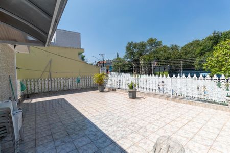 Casa à venda com 550m², 4 quartos e 4 vagas Casa à venda com 550m², 4 quartos e 4 vagasVaranda