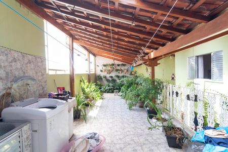 Casa à venda com 550m², 4 quartos e 4 vagas Casa à venda com 550m², 4 quartos e 4 vagasLavanderia