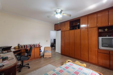 Casa à venda com 550m², 4 quartos e 4 vagas Casa à venda com 550m², 4 quartos e 4 vagasQuarto 1