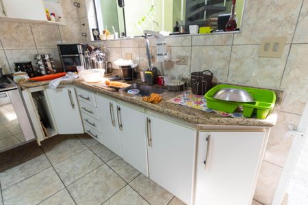 Casa à venda com 550m², 4 quartos e 4 vagas Casa à venda com 550m², 4 quartos e 4 vagasCozinha