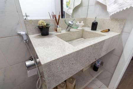 Casa à venda com 550m², 4 quartos e 4 vagas Casa à venda com 550m², 4 quartos e 4 vagasBanheiro 2