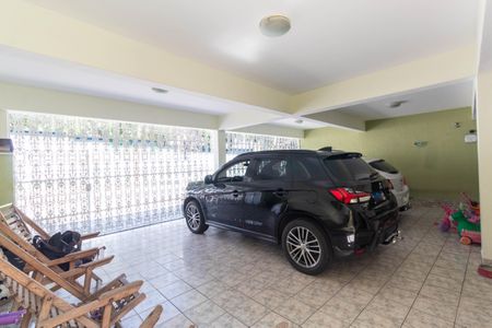 Casa à venda com 550m², 4 quartos e 4 vagas Casa à venda com 550m², 4 quartos e 4 vagasGaragem