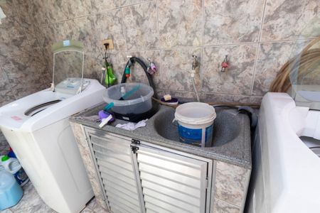 Casa à venda com 550m², 4 quartos e 4 vagas Casa à venda com 550m², 4 quartos e 4 vagasLavanderia