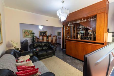 Casa à venda com 550m², 4 quartos e 4 vagas Casa à venda com 550m², 4 quartos e 4 vagasSala