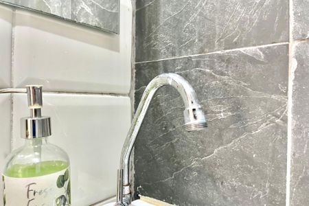 Casa à venda com 140m², 3 quartos e sem vaga Casa à venda com 140m², 3 quartos e sem vagaBanheiro Social