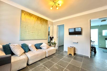 Casa à venda com 140m², 3 quartos e sem vaga Casa à venda com 140m², 3 quartos e sem vagaSala