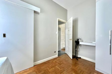 Casa à venda com 140m², 3 quartos e sem vaga Casa à venda com 140m², 3 quartos e sem vagaSuite