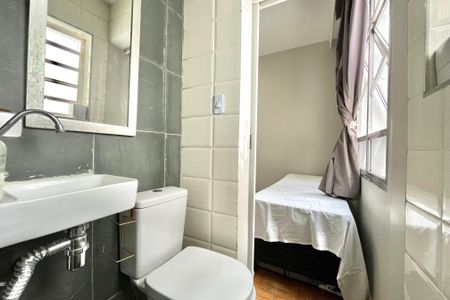 Casa à venda com 140m², 3 quartos e sem vaga Casa à venda com 140m², 3 quartos e sem vagaBanheiro da Suíte