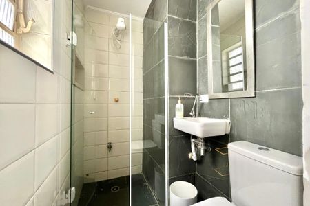 Casa à venda com 140m², 3 quartos e sem vaga Casa à venda com 140m², 3 quartos e sem vagaBanheiro da Suíte