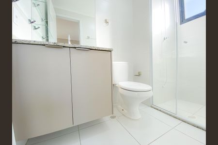 Banheiro de kitnet/studio para alugar com 1 quarto, 24m² em Pompeia, São Paulo