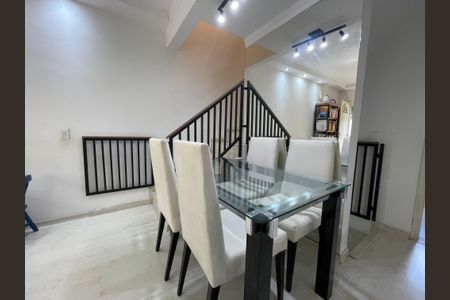 Casa de condomínio à venda com 144m², 2 quartos e 1 vaga Casa de condomínio à venda com 144m², 2 quartos e 1 vagaSala