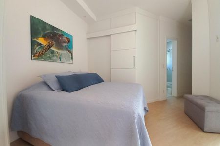 Casa de condomínio à venda com 325m², 5 quartos e 4 vagasQuarto 2 - Suíte