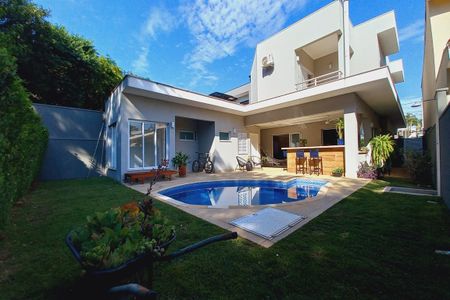 Casa de condomínio à venda com 325m², 5 quartos e 4 vagasÁrea comum - Piscina